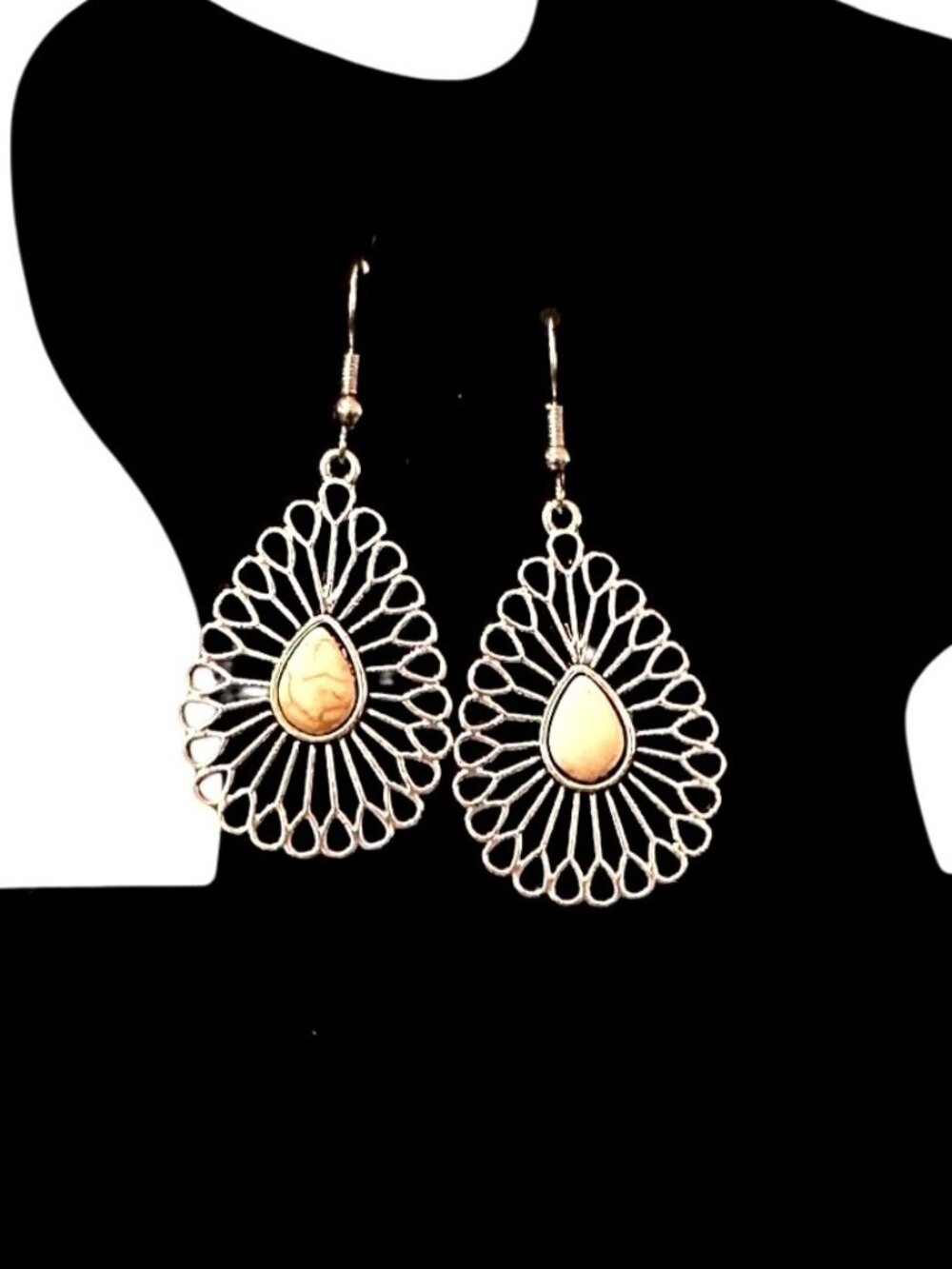 Teardrop Filigree Earrings With Faux Stone Center Silver Tone 2 Inch Length NWOT
